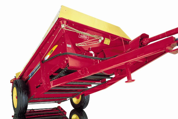 New Holland | 100 Series Box Spreaders | Model 145 for sale at Waukon, Iowa