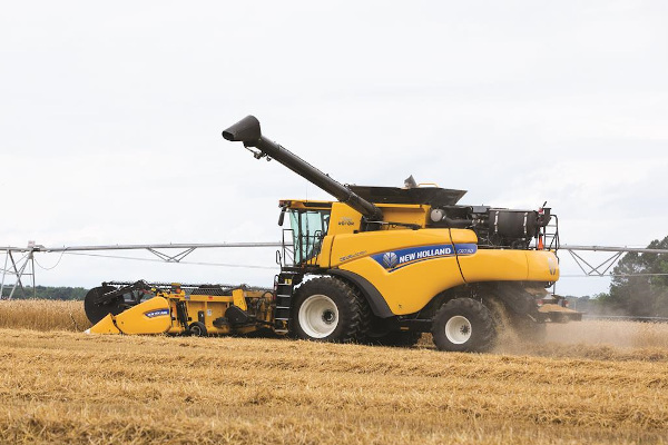 New Holland CR7.90 for sale at Waukon, Iowa