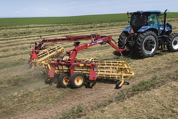 New Holland 230 TWIN BASKET for sale at Waukon, Iowa