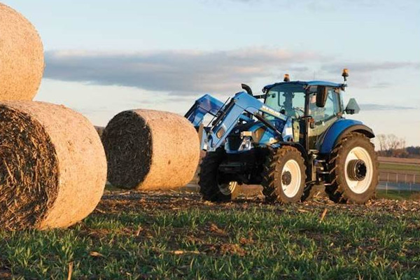 New Holland | T5 Series - Tier 4B | Model T5.110 Dual Command™ for sale at Waukon, Iowa