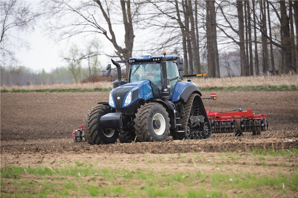 New Holland T8.410 SMARTTRAX for sale at Waukon, Iowa