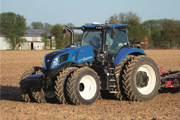 New Holland | Genesis T8 With PLM Intelligence™ | Model T8.435 for sale at Waukon, Iowa
