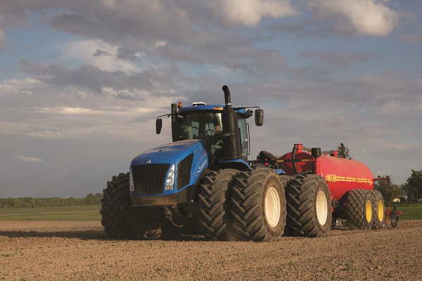 New Holland | T9 with PLM Intelligence™ | Model T9.600 Wheeled and SmartTrax™ for sale at Waukon, Iowa