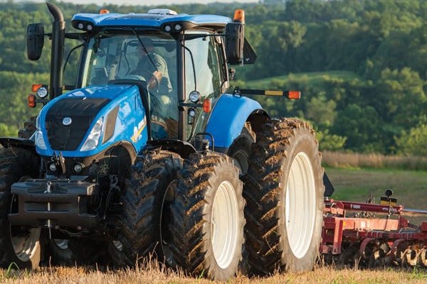 New Holland T7.230 SideWinder II for sale at Waukon, Iowa