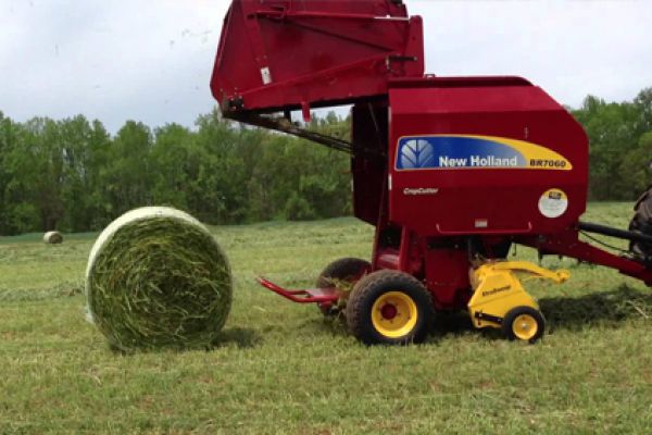 New Holland | Roll-Belt Round Balers | Model BR7060 Standard (PRIOR MODEL) for sale at Waukon, Iowa